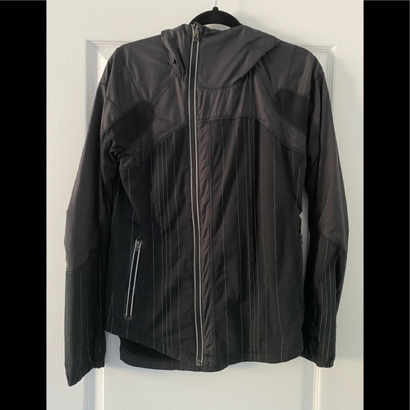 lululemon athletica Jackets & Blazers - Lululemon Run Get Up And Glow Jacket